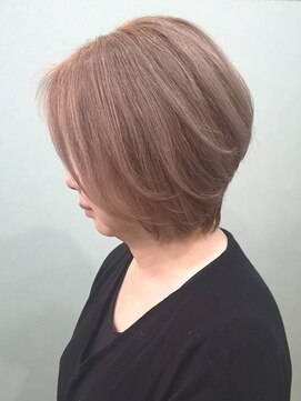 リリス(l'iris) 20代30代40代大人かわいいブランジュ前下がりボブ