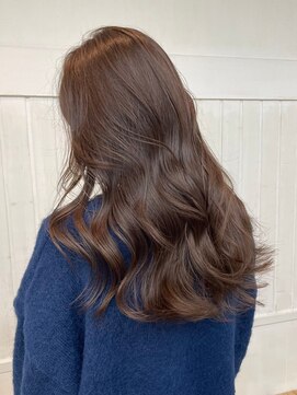 ネウィサリュー 立川(newi saLyu) 丸型卵形レイヤーカットエアリーロング美髪ピンクブラウン立川