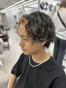 ノイズ キョウト(NOISM Kyoto) センターパート波巻きパーマ