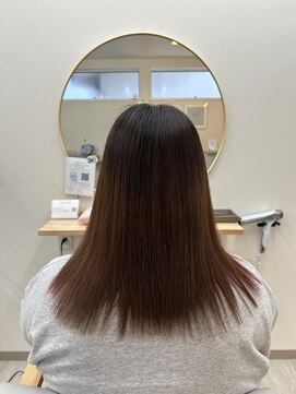 レイズ(rays.) ピラピラとハネる毛先を簡単に抑える縮毛矯正！