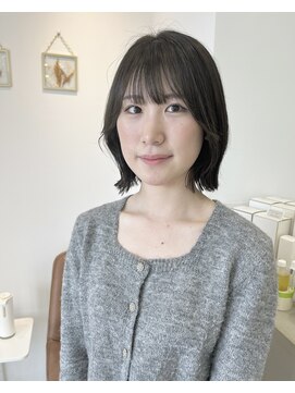 ユニカ 宇都宮(yunica) ブルーブラック 外ハネボブ 顔周りサイドバング