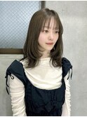 レイヤーカット×オリーブベージュ