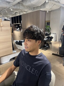 ウノプリールヴァモス(unopulir Vamos) 30代メンズ前髪あり大人パーマ