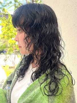 インチェルシー(in chelsea) 強めパーマとロングスタイルで個性とおしゃれの両立♪