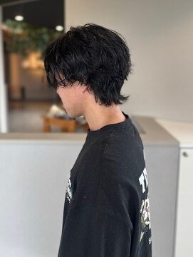 イト(iyto) ウルフのスパイラルパーマ