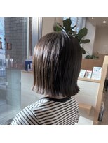 ウイ バイ ファースト 北四番丁店(u'i by first)&nbsp;まとまりとツヤ感が魅力の切りっぱなしボブ