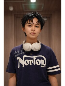ウーズ ハラジュク(Ooze.HARAJUKU) ハッシュカットグレージュデザインカラーツートーンカラー原宿