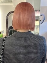 ザ スリック(THE SLICK) ピンクベージュの後ろ姿ボブ