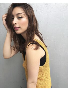 ラグナ(LAGUNA) ナチュラルセミロング×アッシュブラウン