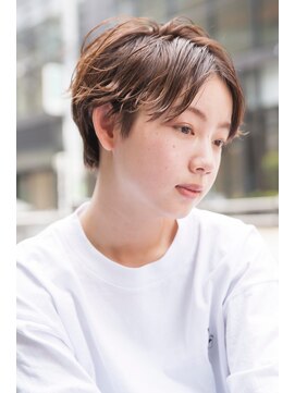 エイミー(Aimee) Aimeeセンターパートショート×アッシュベージュ