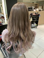 リゼル ユア 渋谷(RISEL YUA)&nbsp;シールエクステでつくるミルクティ×ピンクのロングヘア