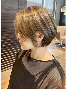 リズムネクスト(r-ism next) 頭と首をキレイに魅せる、大人の抜け感ショート★