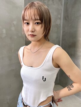 トゥコ(tuco) フェイスレイヤー　ベージュカラー　ボブ