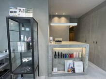 香りのhairsprayやcolorに合わせてeyeblrowもお試し下さい