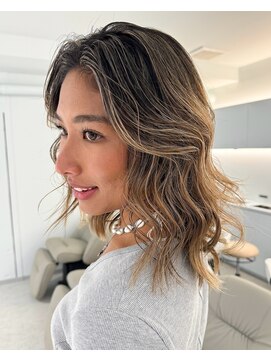 ノラ ウメダ(NORA UMEDA) 海外ヘアハイライト地毛ハイライトフェイスフレーミング