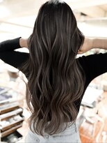 ジルブラン(JIL BLAN)&nbsp;グレージュハイライトベージュカラーインナーカラーミディアム