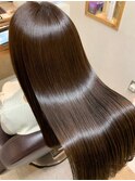 毛先までしっとり潤う大人ロング