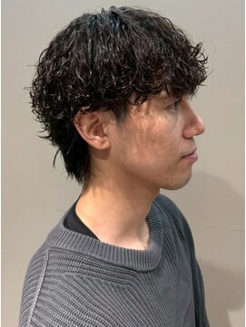 オレンジペコ(orange peco) スパイラルパーマ マッシュウルフ 20代 黒髪 メンズカット