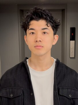 ササ(33) ピンパーマスパイキーショート