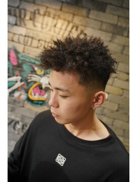 フォーコーナーズカットショップスリーセント 栄(FourCornersCutShop 3/cent) スパイキーアフロ