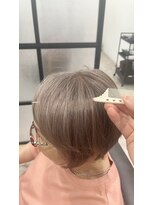 ピックアップ(ｐｉｃｋ ｕｐ)&nbsp;６０代　白髪ぼかし　ショートカット