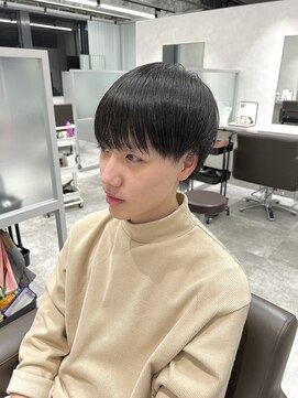 キートス(Kiitos) 黒髪　前下がり　マッシュツーブロック　韓国マッシュ