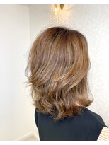 ヘアーアンドメイク ドレス(DRESS)&nbsp;白髪ぼかしハイライトカラー