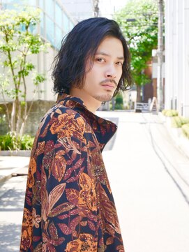 ブルーダー(Bruder) 波巻きパーマ　色気　メンズロング　金子ノブアキ