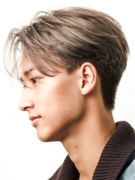 オーシャントーキョー ホワイト 原宿(OCEAN TOKYO WHITE) 前下がり　センターパート