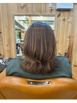 エルムトウキョウ(ELM Tokyo)&nbsp;ミディアムレイヤー×表面ハイライトで軽さと動きを