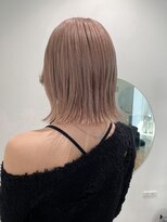 ビーヒアナウ N゜02 金沢鞍月店(BE HERE NOW)&nbsp;10代20代30代切りっぱなしボブミルクティーベージュ