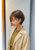 まわりと差がつく小顔ショート×オリーブベージュ