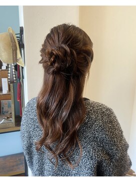 お呼ばれハーフアップヘア
