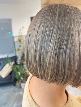 ランプの写真/髪を見極めるプロの技術×オーガニック認証カラー『ヴィラロドラ』。繰り返す白髪染めも美しく。
