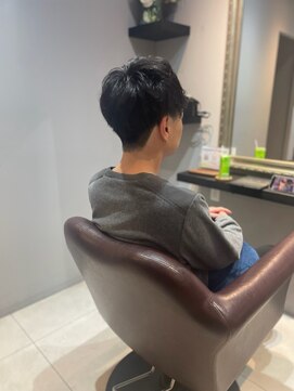 リプラス(Replus) トップにフワッとメンズパーマ