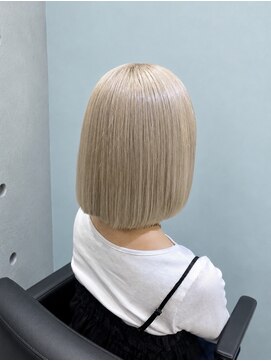 グラッジ 池袋(GLADGE) 透明感たっぷり◎ホワイトミルクティーベージュボブ