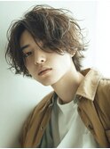 束感×ウルフカット｜軽やかこなれミディアムスタイル