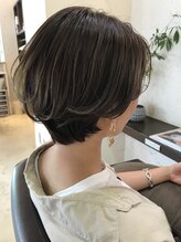 トリコ(trico) センターパートショートボブ