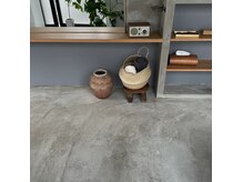 お客様に寛いで頂けるよう考えたゆったり癒し空間となっています