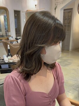 サンバイセライロ 千葉(SAN. by celilo) 韓国ミディアムレイヤー×オリーブベージュ【佐藤詩門】