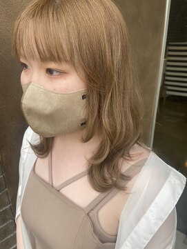 ジャンナ(Janna) 顔まわりレイヤーカット