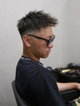 スラッシュ(SLASH) 短髪/スキンフェード/ツイストスパイラル/メンズパーマ/姫路