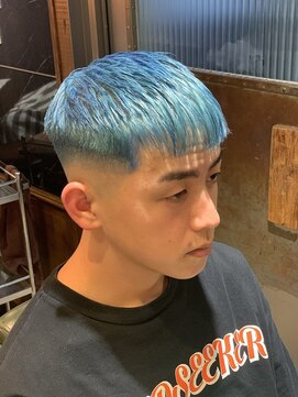 エイトメン 上野店(EIGHT MEN) アクアブルー×スキンフェード