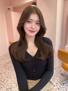 ボタン シブヤ(VOTAN SHIBUYA) ベージュ/韓国ヘア/渋谷/レイヤー/顔まわり