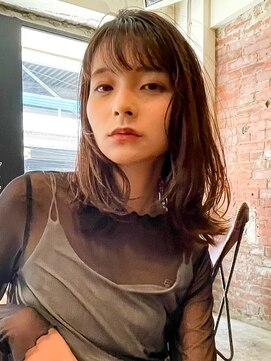 ノラ ウメダ(NORA UMEDA) レイヤーロングワンカール姫カットシアーカラーセミディ