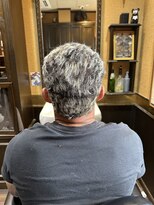 ヒロギンザバーバーショップ 大宮店(HIRO GINZA BARBER SHOP)&nbsp;スキンフェード　シルバーメッシュ