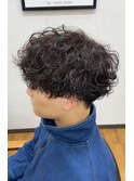 ラフに決まる"強めシャドウパーマ"