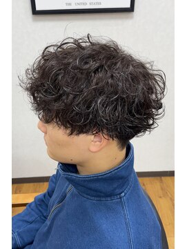 バルビエーレ(Barbiere) ラフに決まる"強めシャドウパーマ"