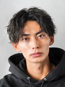 フィフスパーク(fifth PARK) センターパート縦落ちスパイラルパーマ