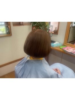 ｜おしゃれを楽しむ明るい白髪染め｜髪と頭皮を大切にした、ダメージレスカラー